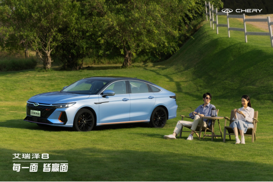艾瑞泽8成为新华网《两会直达车》服务用车，妥妥的为中国品牌汽车代言