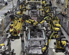 新国货之光：赛力斯汽车智慧工厂不停机，问界新M7交付稳步推进