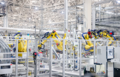 媒体探访赛力斯汽车超级工厂，直击问界M9智造全貌